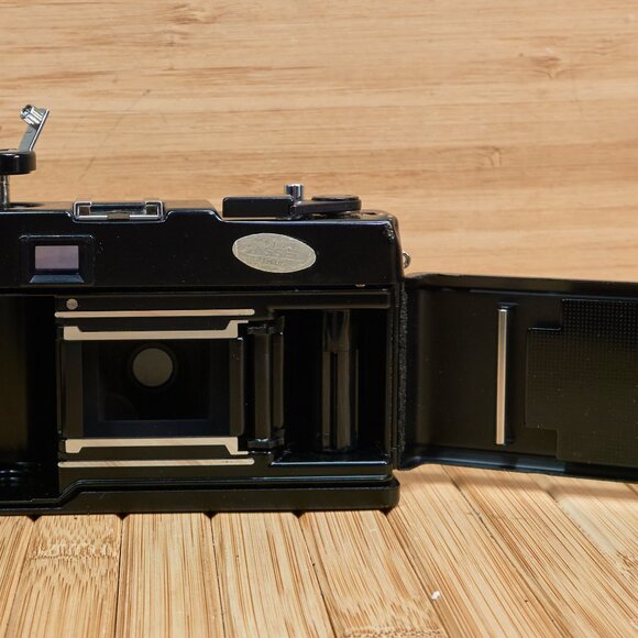 Vintage 70s Vivitar 35EE Rangefinder 38mm f 1:2.8 35mm Film Camera Made in Japan - Picture 10 of 10